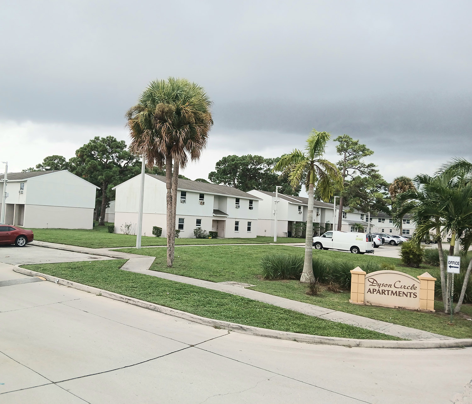 Dyson Circle Apartments